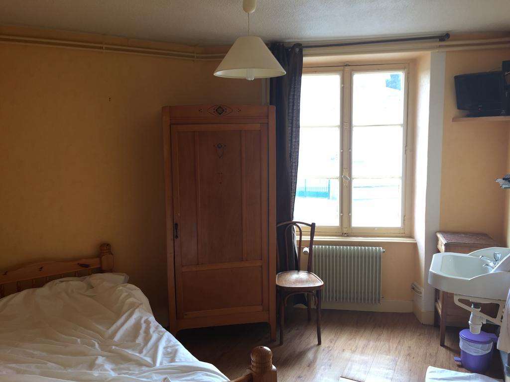 Hotel Saint Pierre Les Sauvages  Rom bilde